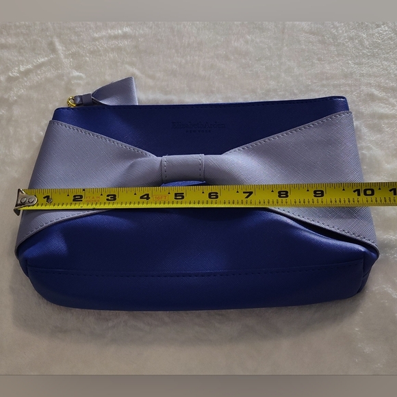 Elizabeth Arden Blue and Silver Clutch - Picture 10 of 12